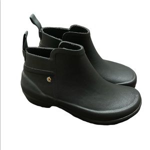NWT BOGS Flora Waterproof Black Rain Boots Size 6